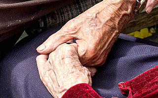 Ukończyłeś 100 lat? ZUS wypłaci Ci świadczenie honorowe Ukończyłeś 100 lat? ZUS wypłaci Ci świadczenie honorowe